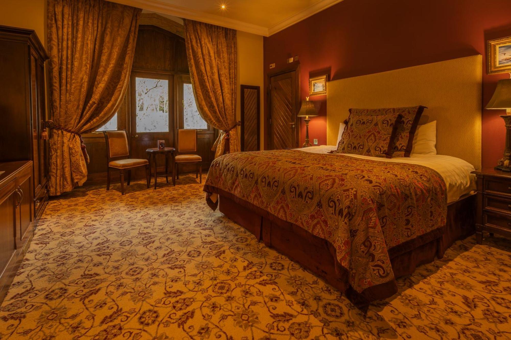 Отель Lough Rynn Castle Mohill Экстерьер фото