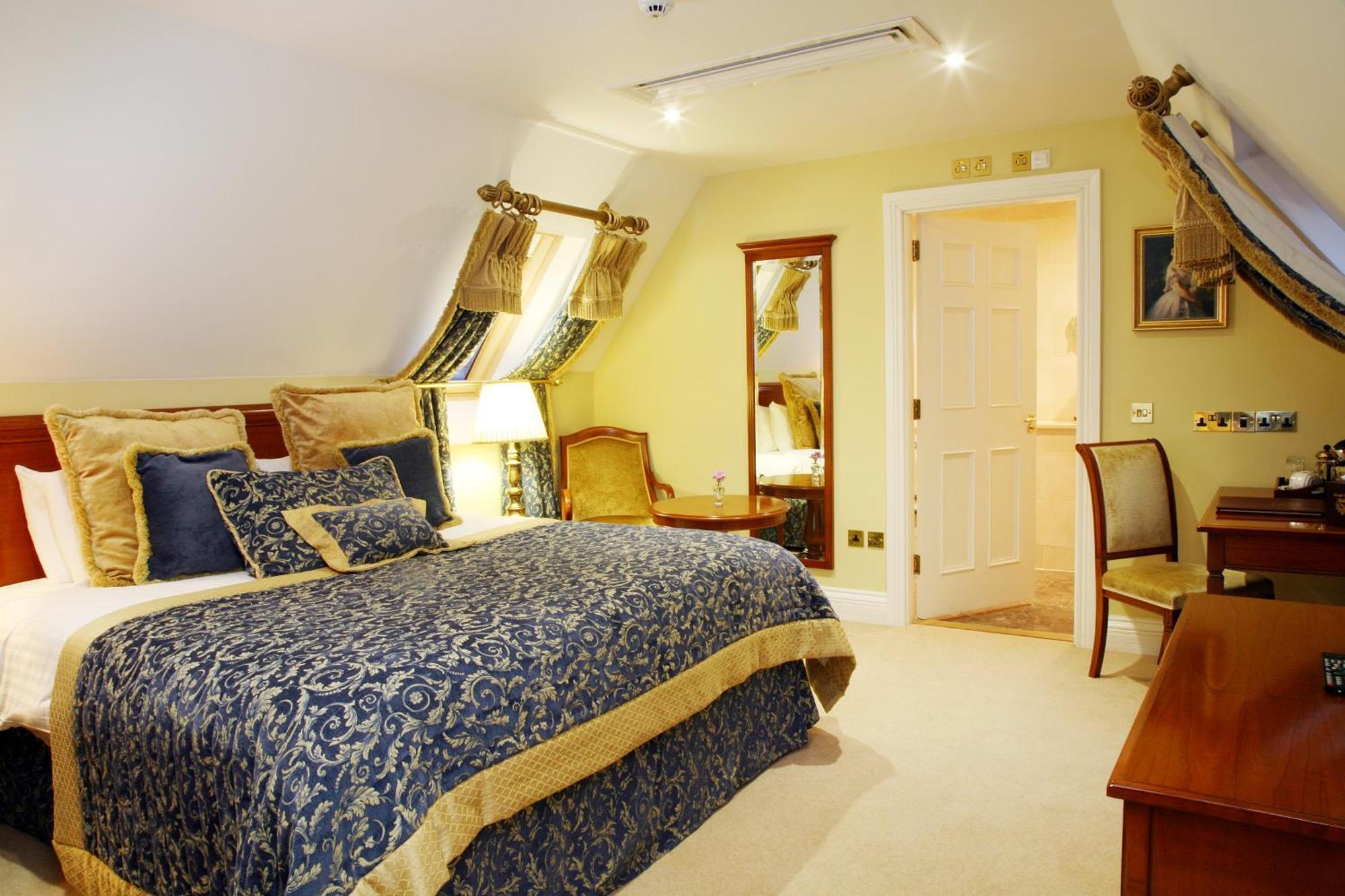 Отель Lough Rynn Castle Mohill Экстерьер фото